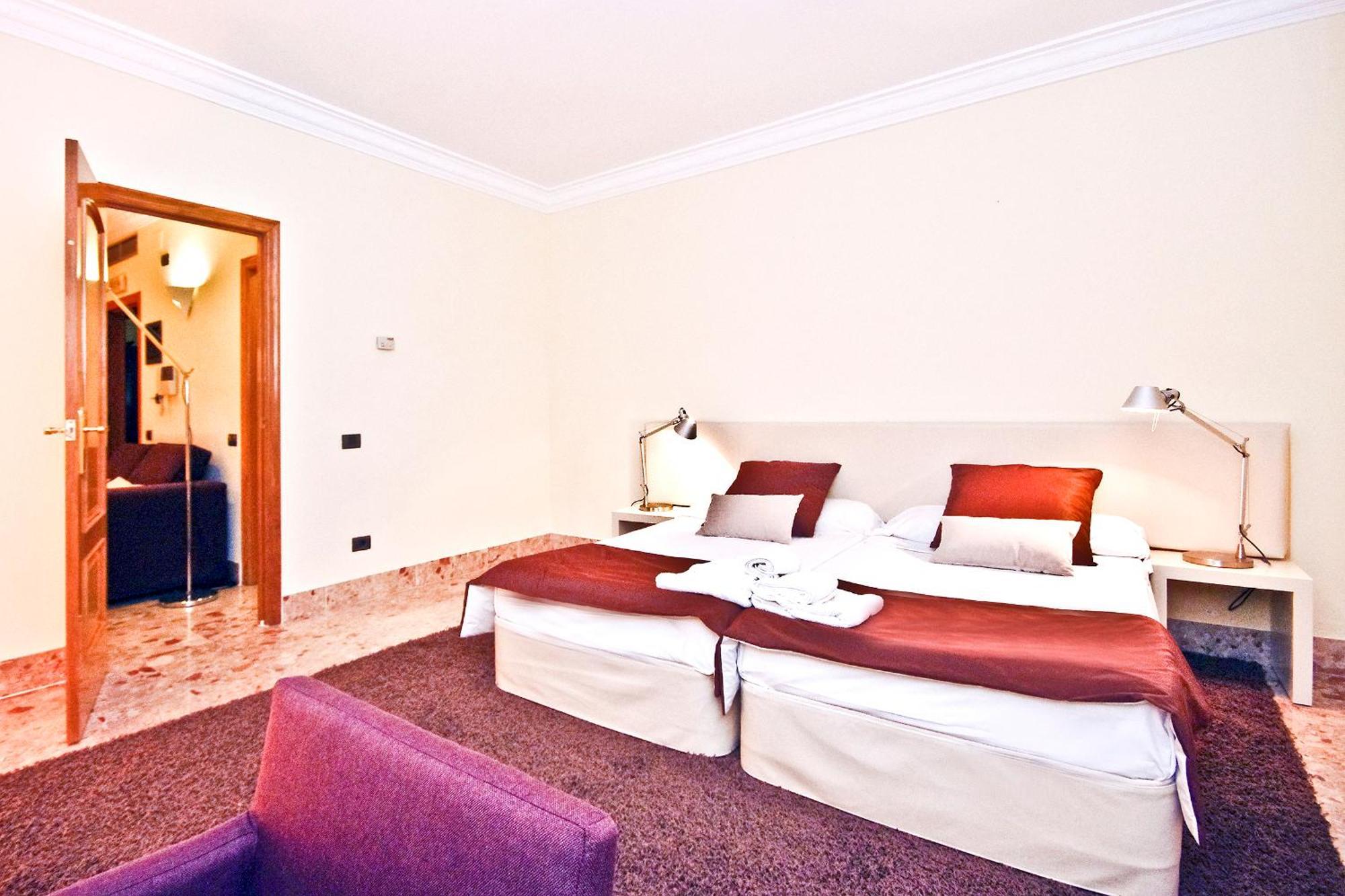 Bet Apartments - Apartments Catedral Валенсия Экстерьер фото