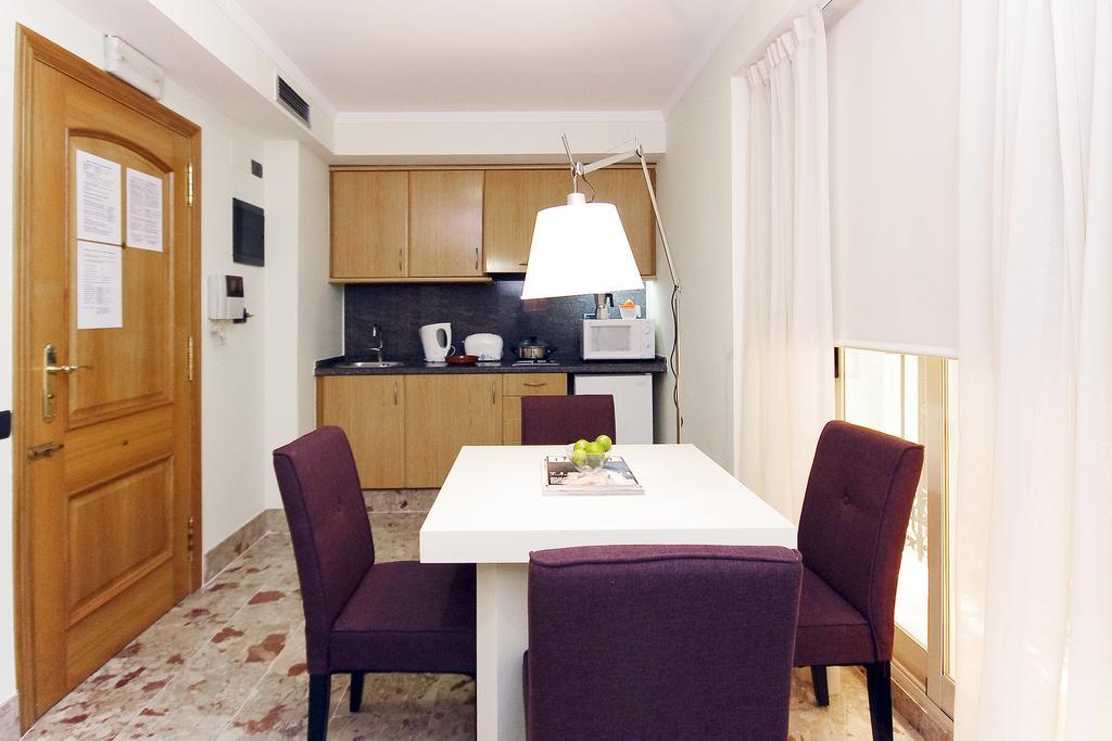 Bet Apartments - Apartments Catedral Валенсия Экстерьер фото